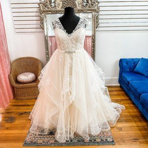 Private Label Brand New Wedding Dress, Wedding Dress Size 22, Plus Size Dress